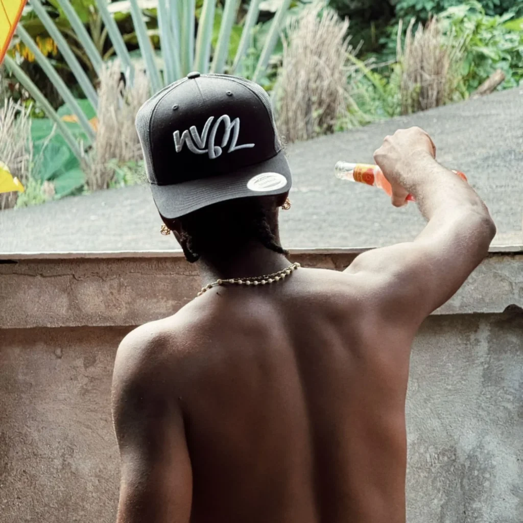 Photographie casquette nvm neg a vye manni